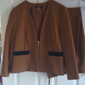 Woman's 2 piece suit